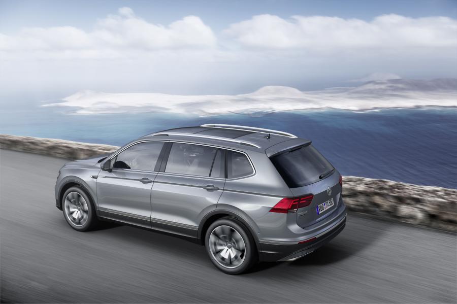  Volkswagen Tiguan Allspace 2017 года  (WW) (фото 7 из 55)